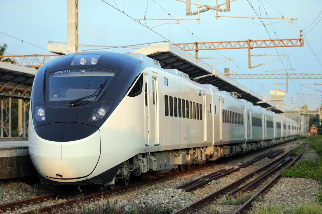 新型號的EMU3000在12月29日起正式投入營運|圖:台鐵提供