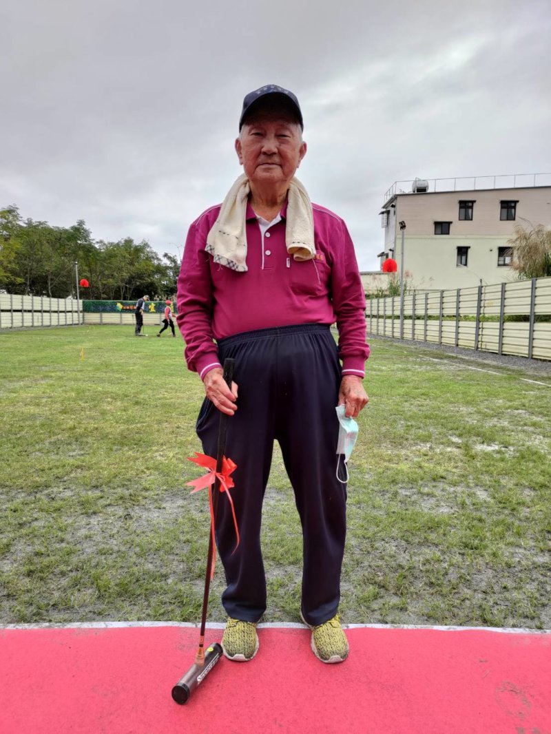94歲的張添丁已有8年球齡|圖:記者陳彥任攝